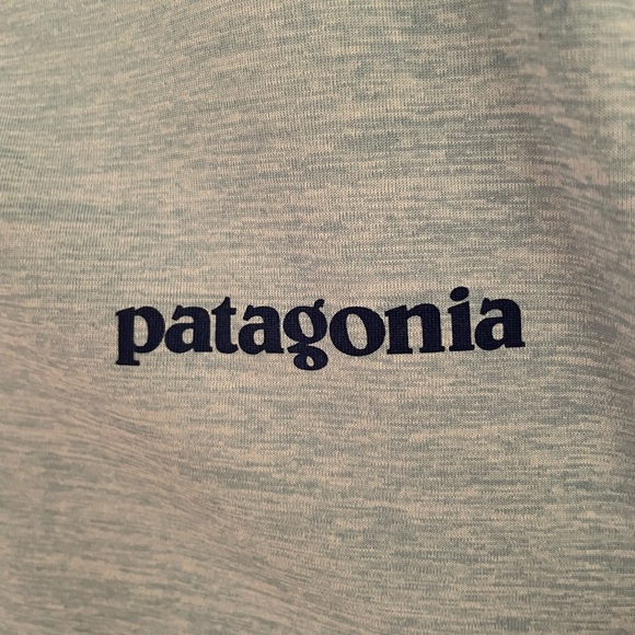Patagonia Men’s T-Shirt XL Light Blue with Graphic Surf Logo Great for Beach - Picture 7 of 11